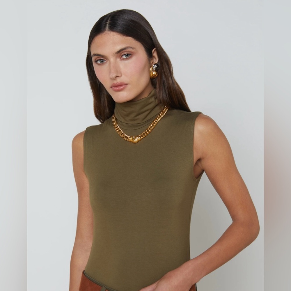 Adrienne Vitadini Women’s sleeveless turtleneck olive green Size S. Pre owned